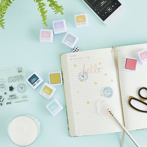 Material, Stempel, Stanzformen Lora Bailora bei Craftelier